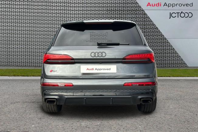 AUDI Q7 Photo 7