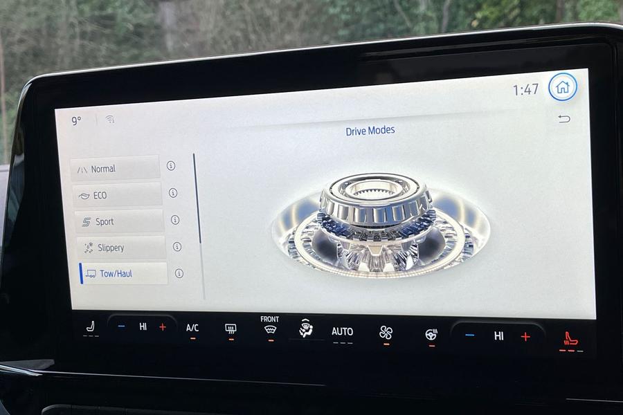 Ford Tourneo Custom Photo autoimg-6fff0d53c3b139e53f117e372df8707fc5a00357.jpg