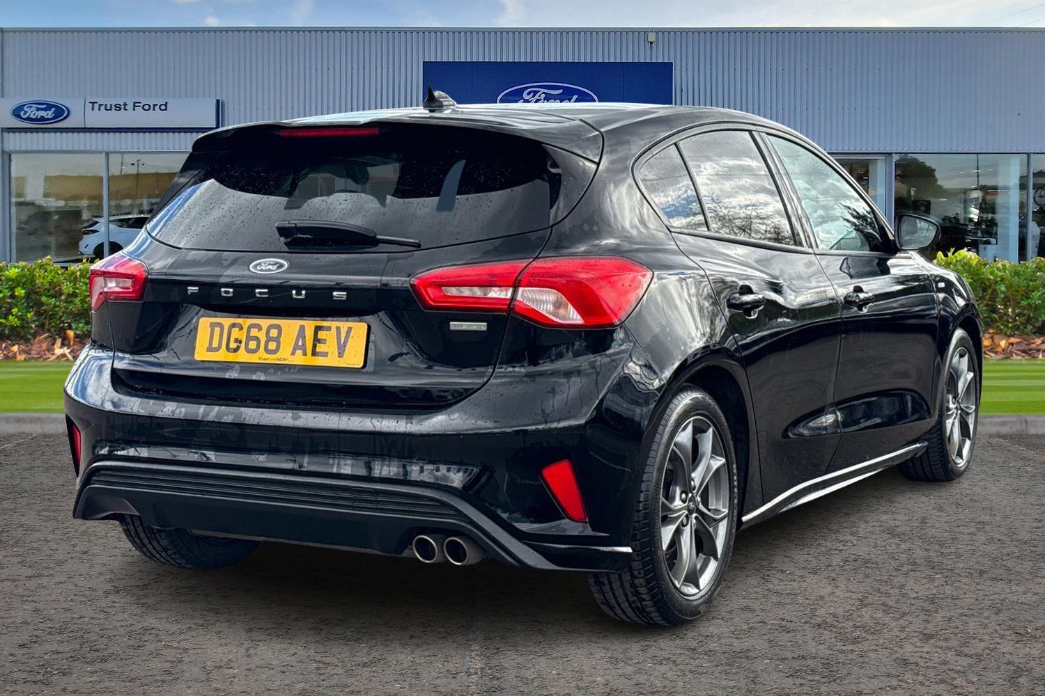 Ford Focus Photo 3