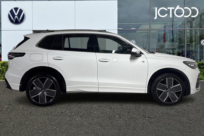 VOLKSWAGEN Tiguan Photo 4