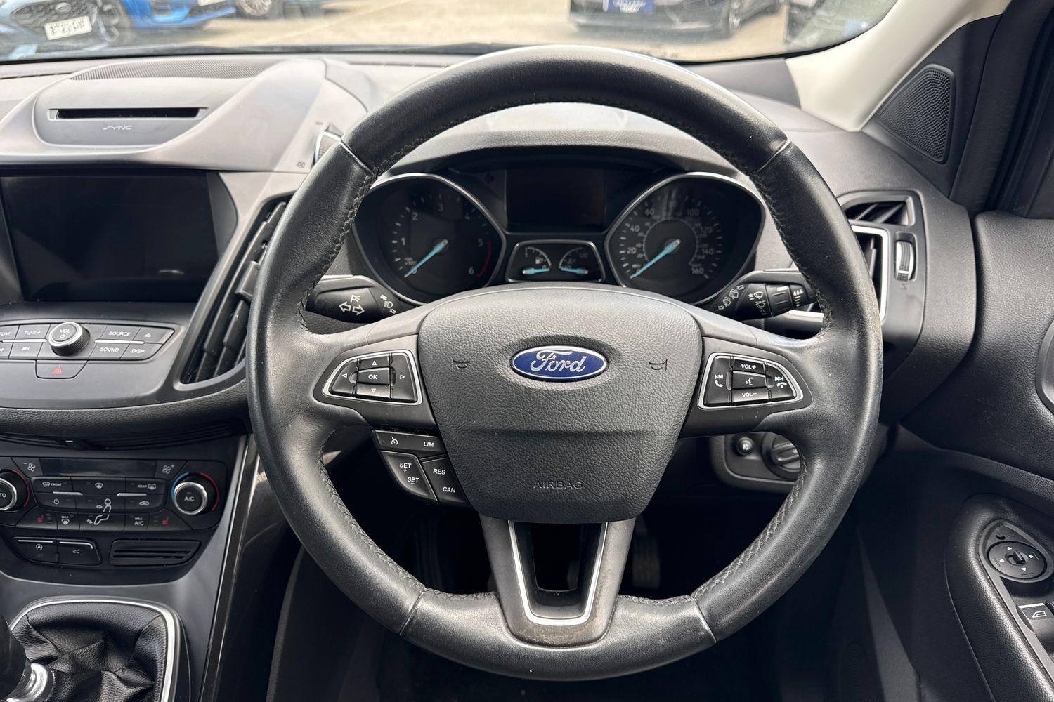 Ford KUGA Photo 11