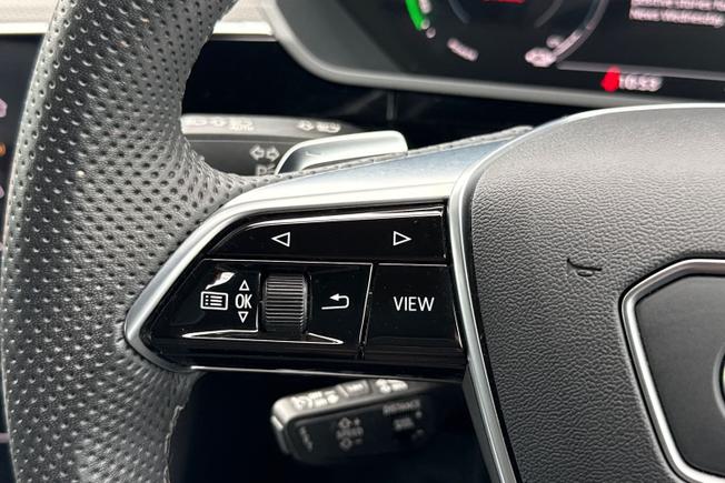 AUDI Q8 E-Tron Photo 16