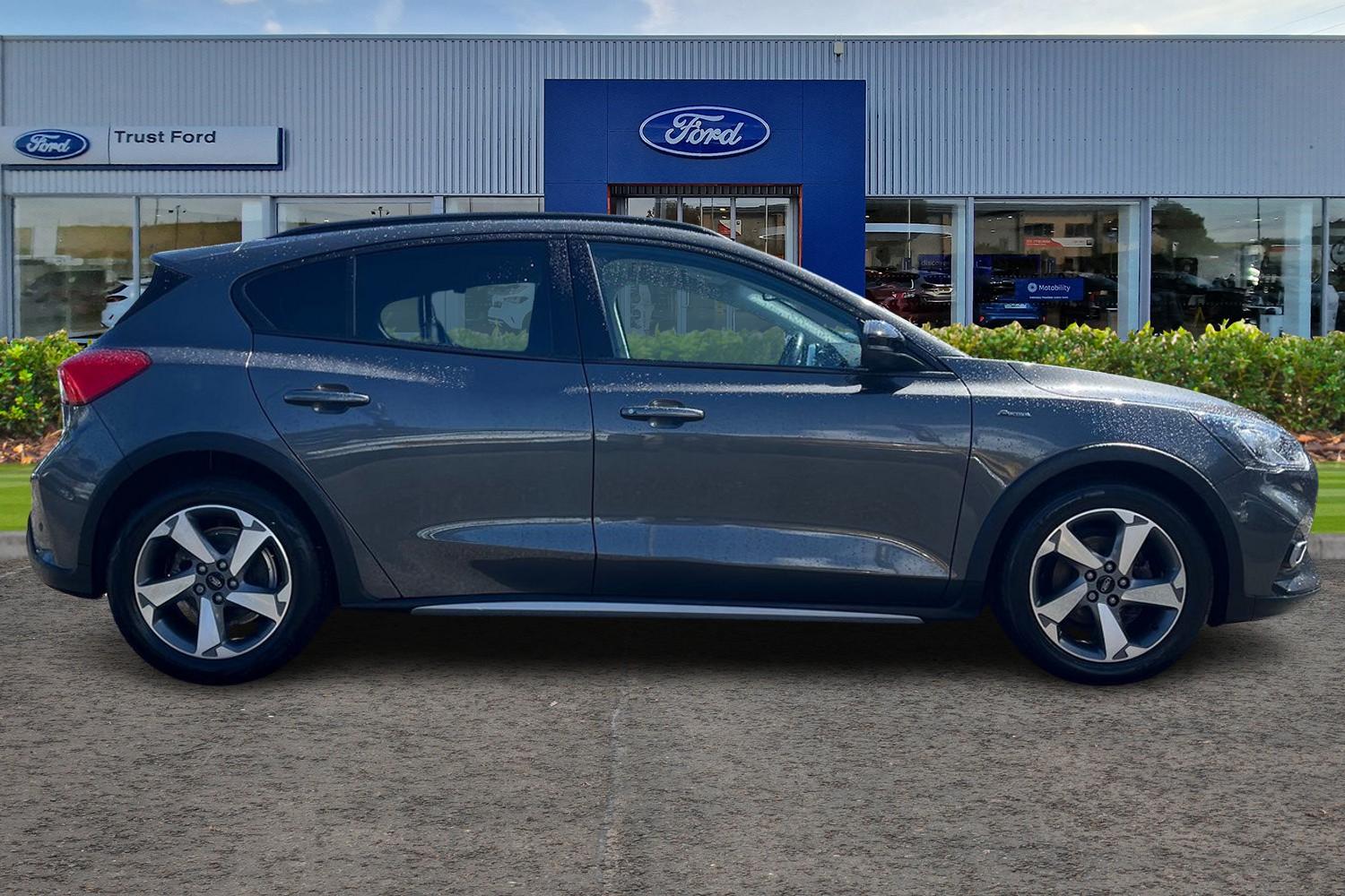 Ford Focus Photo 2