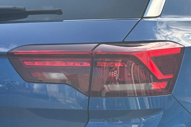 VOLKSWAGEN T-Roc Photo 18