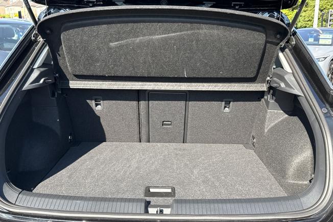 VOLKSWAGEN T-Roc Photo 12