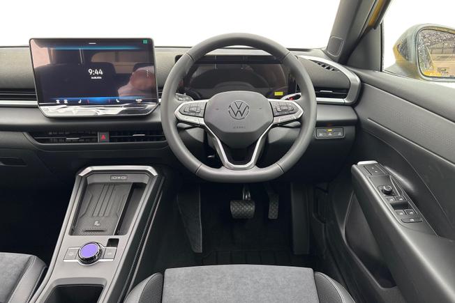 VOLKSWAGEN  New T-Roc Photo 11