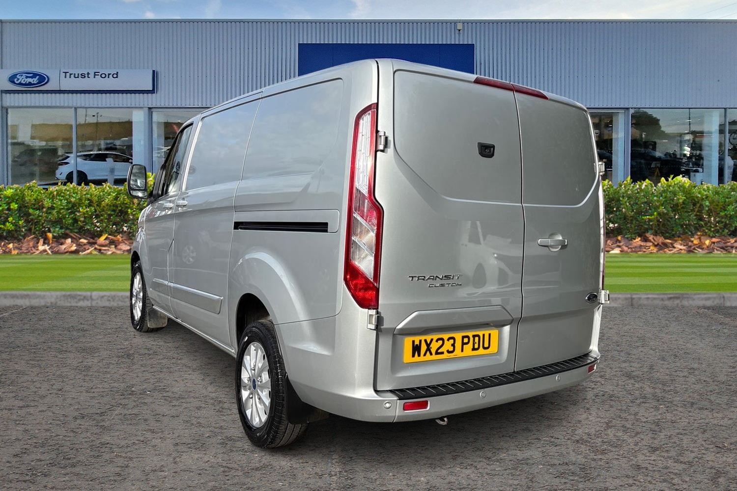 Ford TRANSIT CUSTOM Photo 1