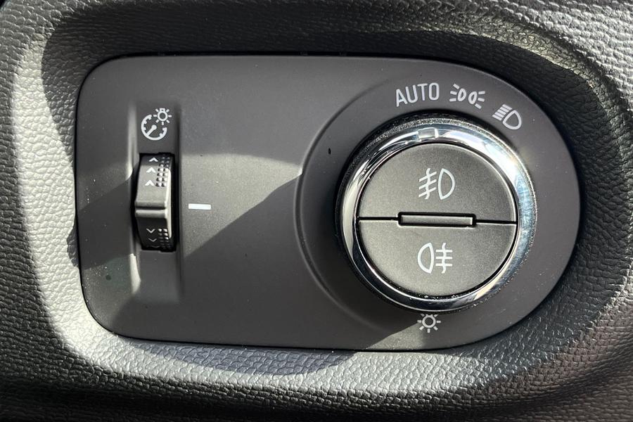 Vauxhall CORSA Photo autoimg-701e0a487a813d628cba10fa59df588a2781835d.jpg