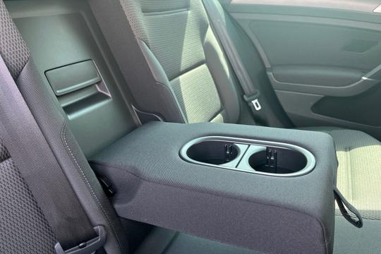 Volkswagen Golf Photo autoimg-701ec63831023d8c81b12a7b939e7252e235e6bd.jpg