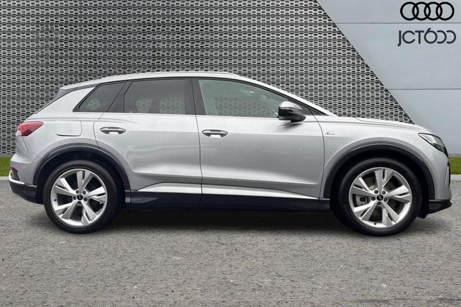 AUDI Q4 e-tron Photo 4