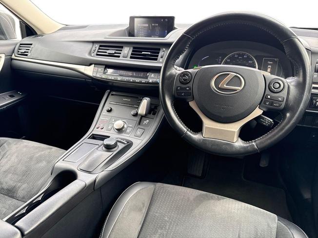 LEXUS Ct Photo 11
