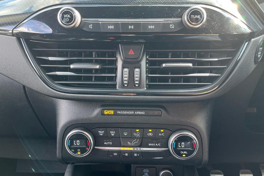 Ford Kuga Photo autoimg-70264103f51c09d6a149f486778784b929b67534.jpg