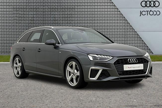 AUDI A4 Avant Photo 1