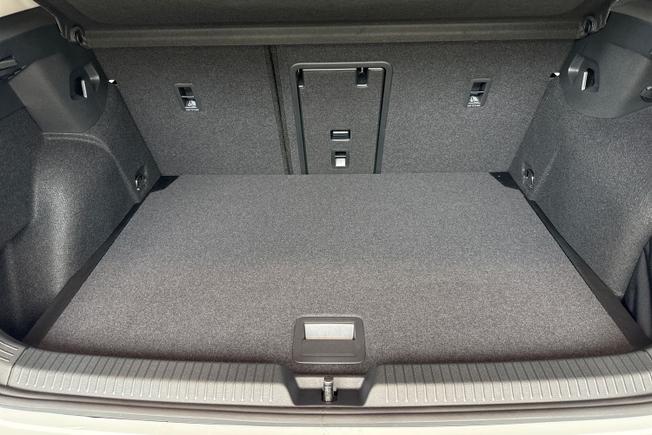 VOLKSWAGEN Golf Photo 12