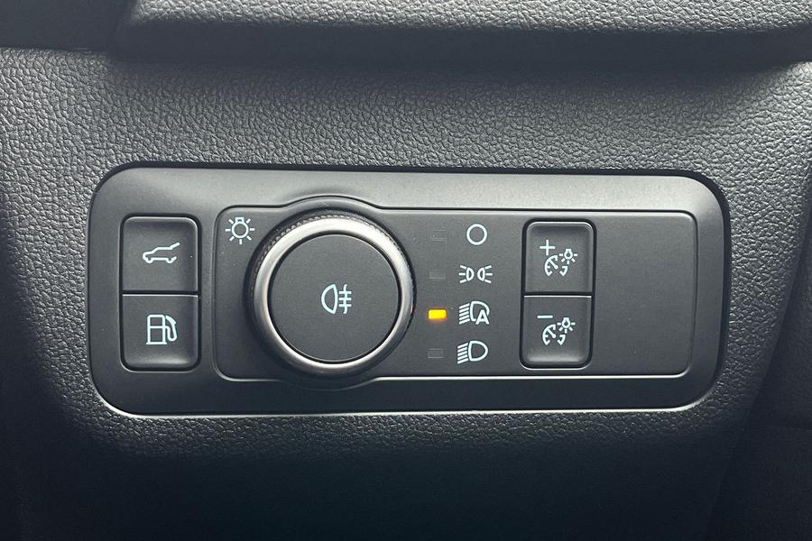 Ford KUGA Photo autoimg-703313e2c944d927f0618735fe0c15ca3276eb7c.jpg