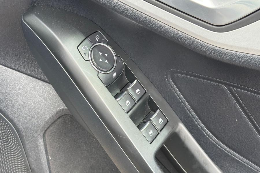 Ford FOCUS Photo autoimg-70353f906c8bd6a46ba2a0931a716fe0cf1a0333.jpg