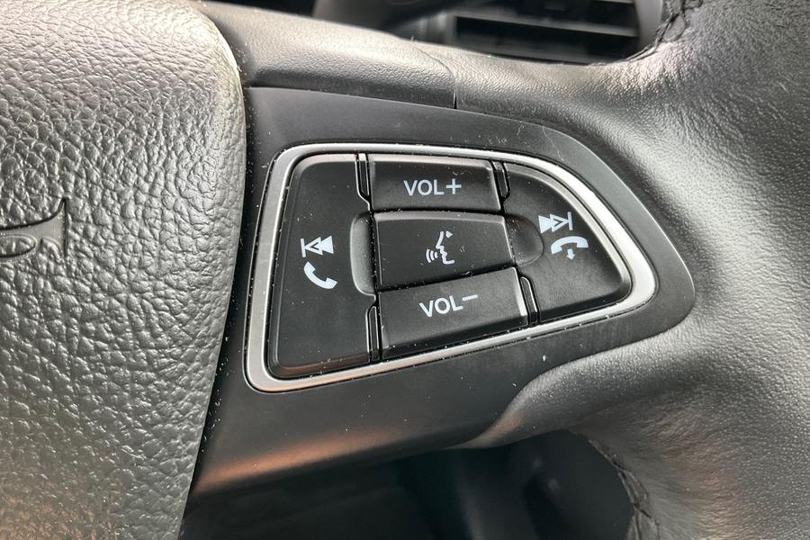 Ford EcoSport Photo autoimg-7037f170a786dbe572a9c11d4cdb301f80d245f8.jpg