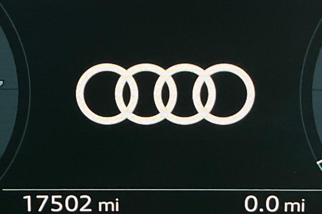 AUDI Q3 Photo 15