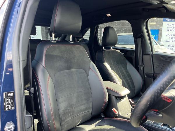 Ford Kuga Photo autoimg-703a6bdb70e9ebdd441efa7315ec6d5b850e952a.jpg