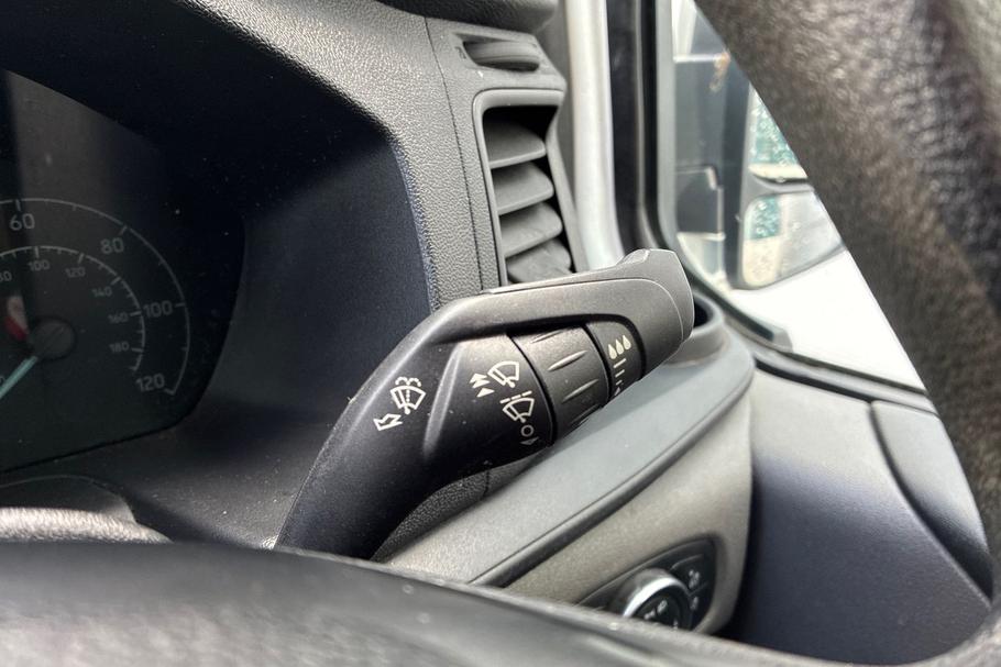 Used FORD TRANSIT CUSTOM YV19ZVR 39