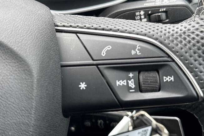 Audi Q3 Photo 17