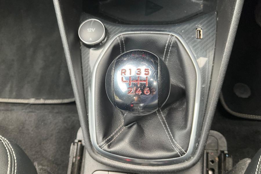 Ford Fiesta Photo autoimg-7040b523d773fc3da86c59d7516467797bc99866.jpg