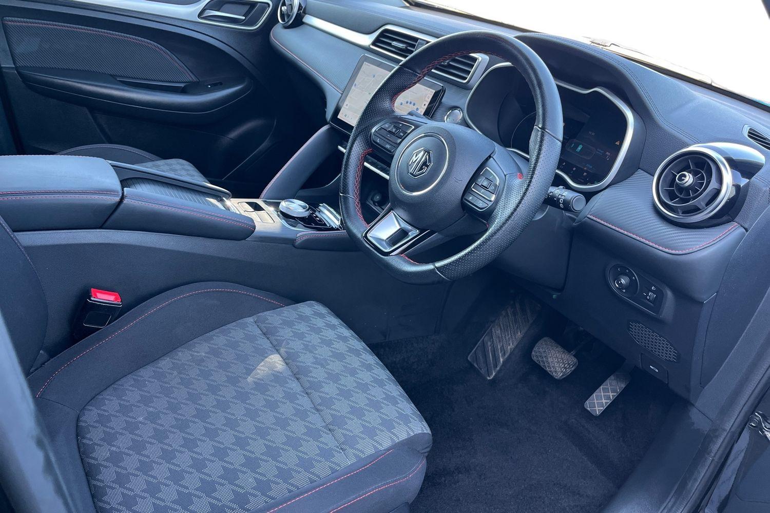 MG MG ZS Photo 8