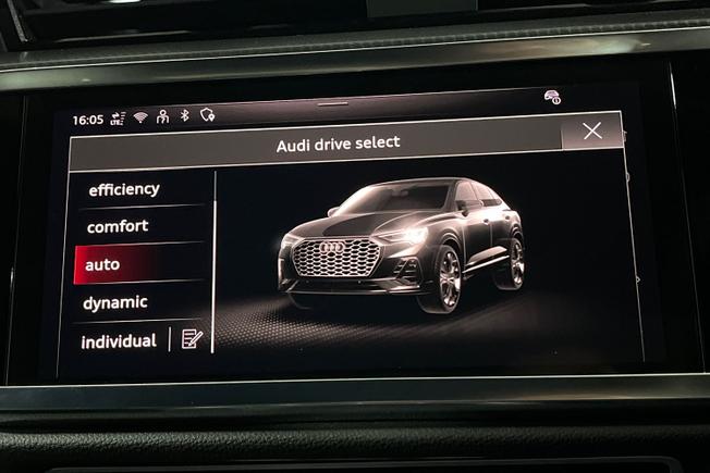 AUDI Q3 Photo 22