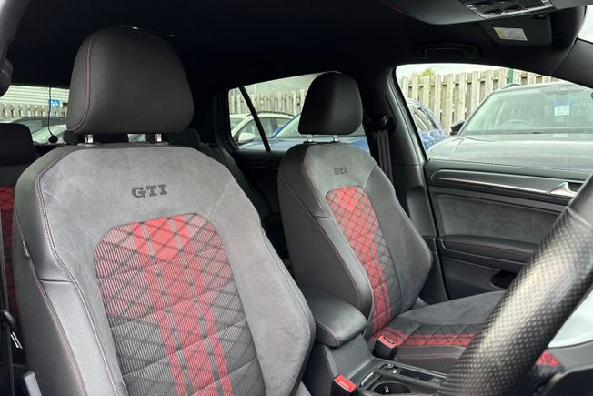 Volkswagen Golf Photo 28
