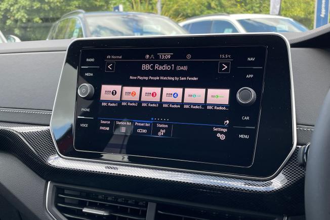 VOLKSWAGEN T-Cross Photo 13