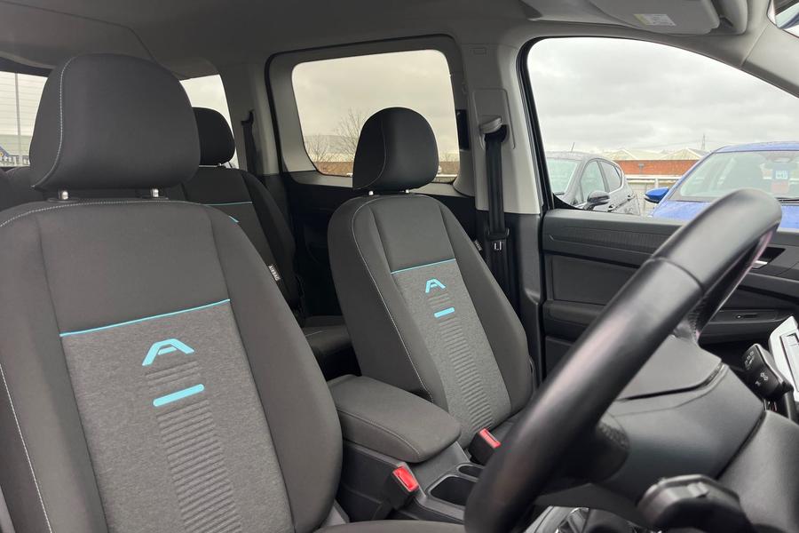 Ford TOURNEO CONNECT Photo autoimg-705d27dcb1d1503772d02fd52a6c895bcb290964.jpg
