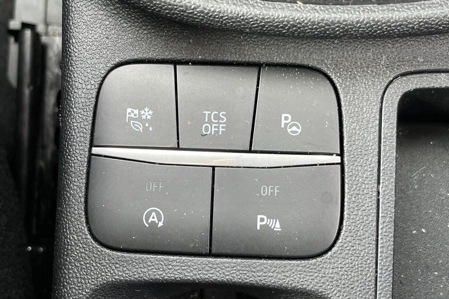 Ford FIESTA Photo autoimg-705fe3b43f97593296c942a5bdfa7ac6a0ffdf12.jpg