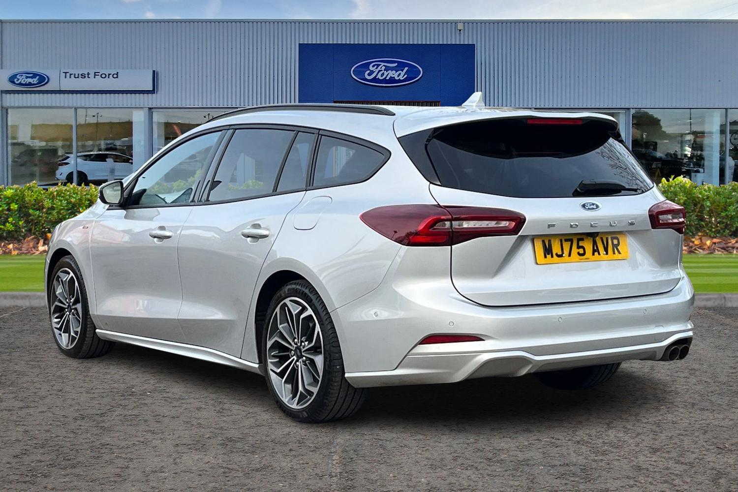 Ford Focus Photo 1