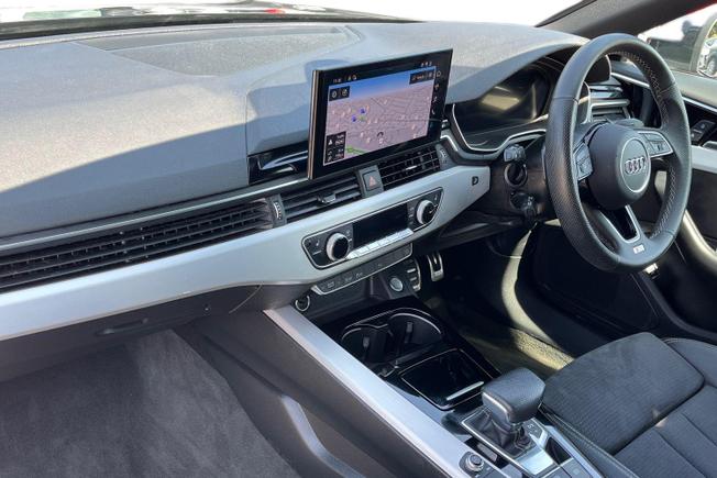 AUDI A4 Photo 2