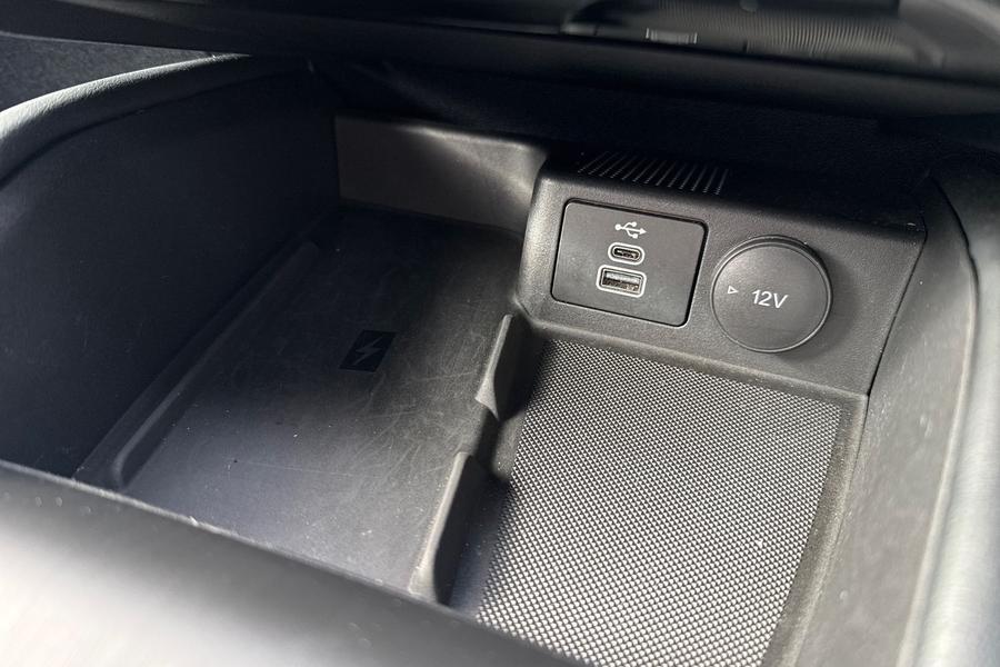 Ford KUGA Photo autoimg-7063f467a328ade32e7429b55cc8d6b0c0a0479a.jpg