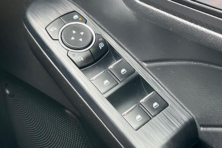 Ford KUGA Photo autoimg-706913de9d995e68c11aa1017cce800b534f60cc.jpg