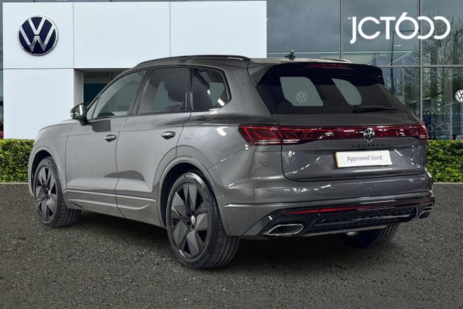VOLKSWAGEN Touareg Photo 3