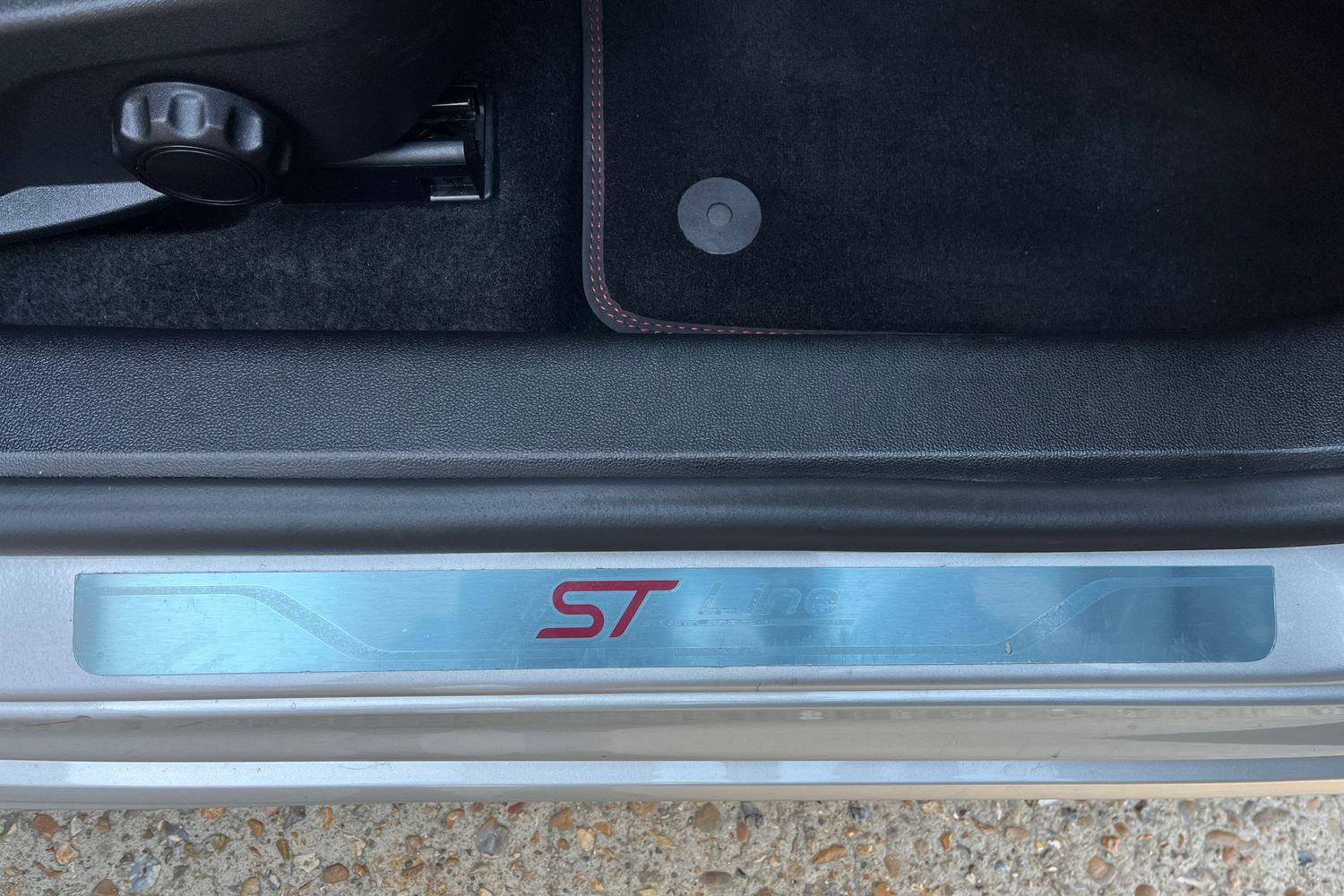Ford Focus Photo 27