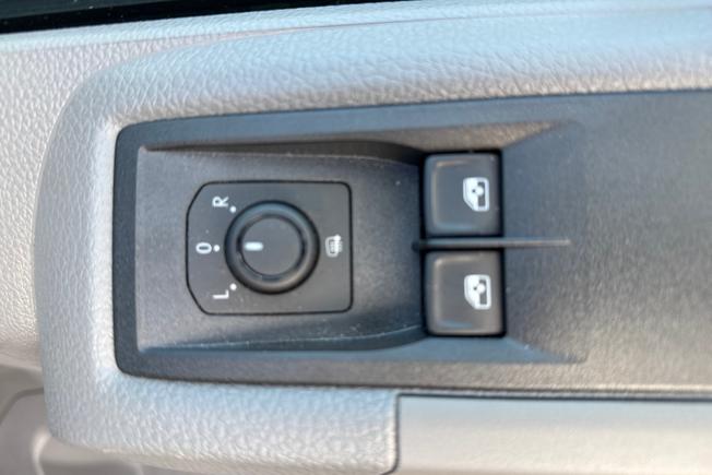 VOLKSWAGEN Crafter Photo 23