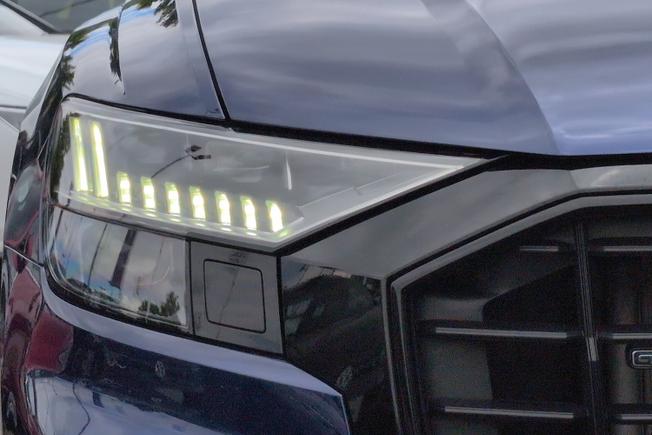 AUDI Q8 Photo 34