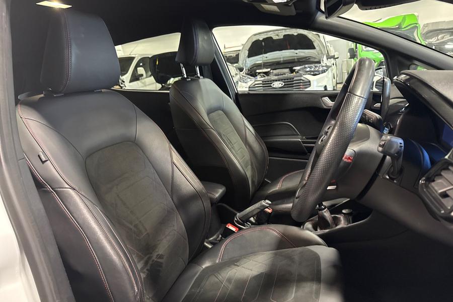 Ford FIESTA Photo autoimg-7075a36209f7ba4178c9719194bd83a77323f365.jpg