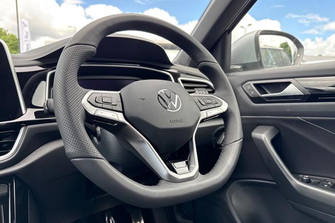 VOLKSWAGEN T-Roc Photo 28