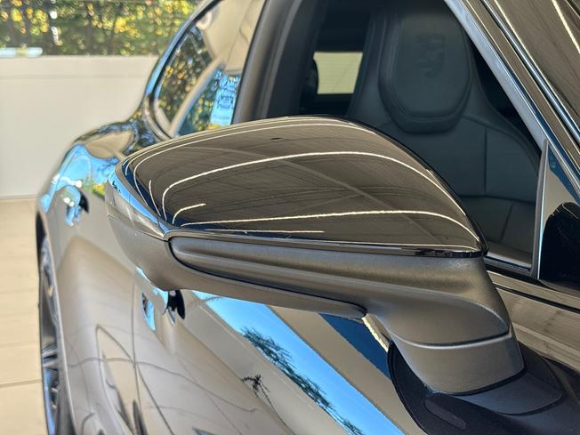 PORSCHE Taycan Photo 22