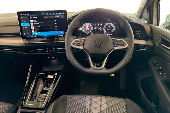 VOLKSWAGEN Golf Photo 11