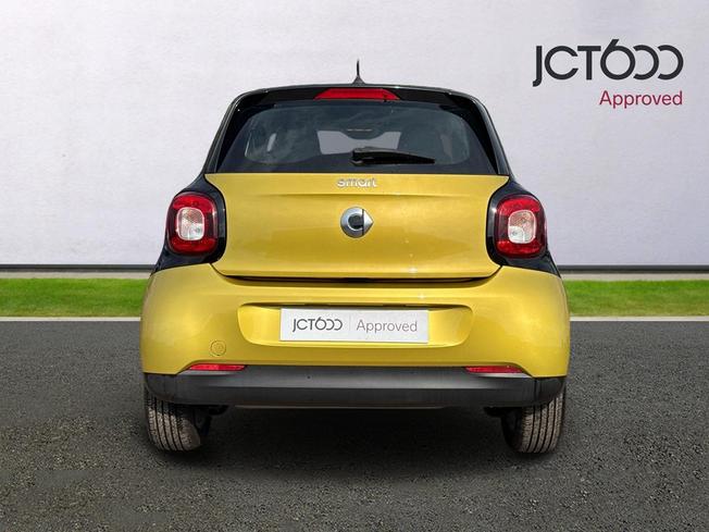 SMART ForFour Photo 7