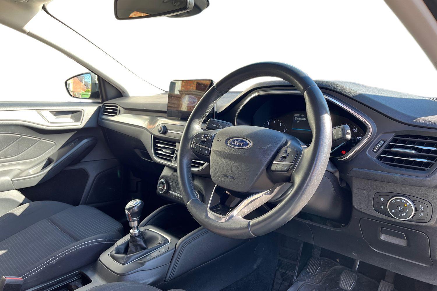 Ford FOCUS Photo 8