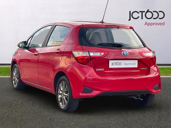 TOYOTA Yaris Photo 3