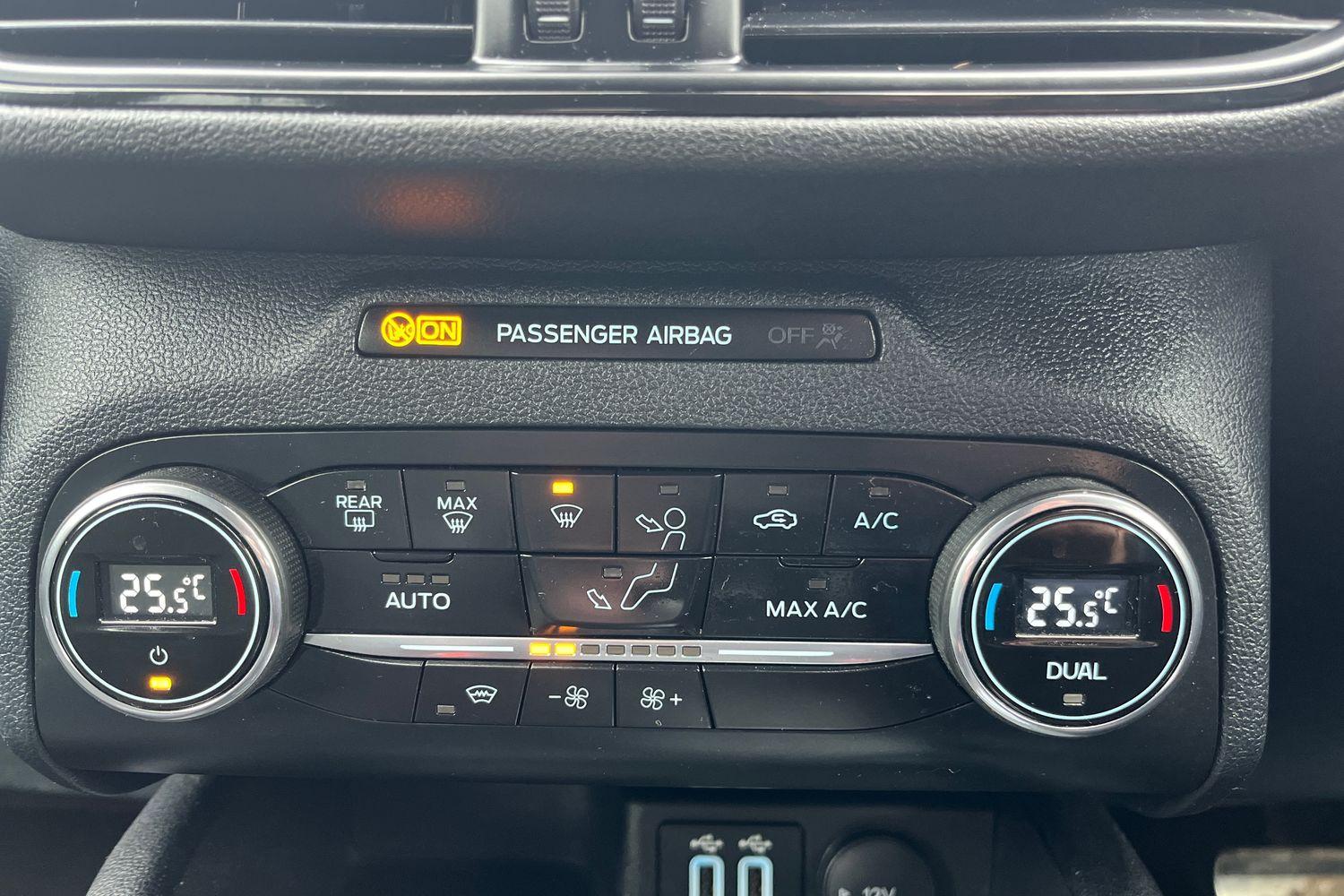 Ford KUGA Photo 37