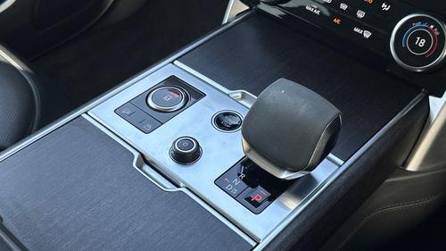 Land Rover Range Rover Photo autoimg-7089074267288ca5c73f9bab428e69a6bd173506.jpg