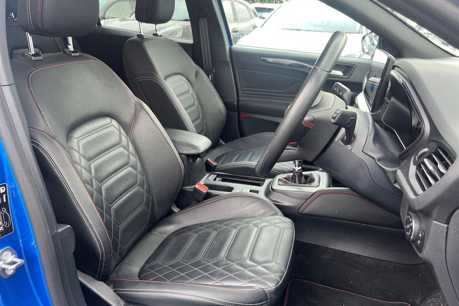 Ford FOCUS Photo 16